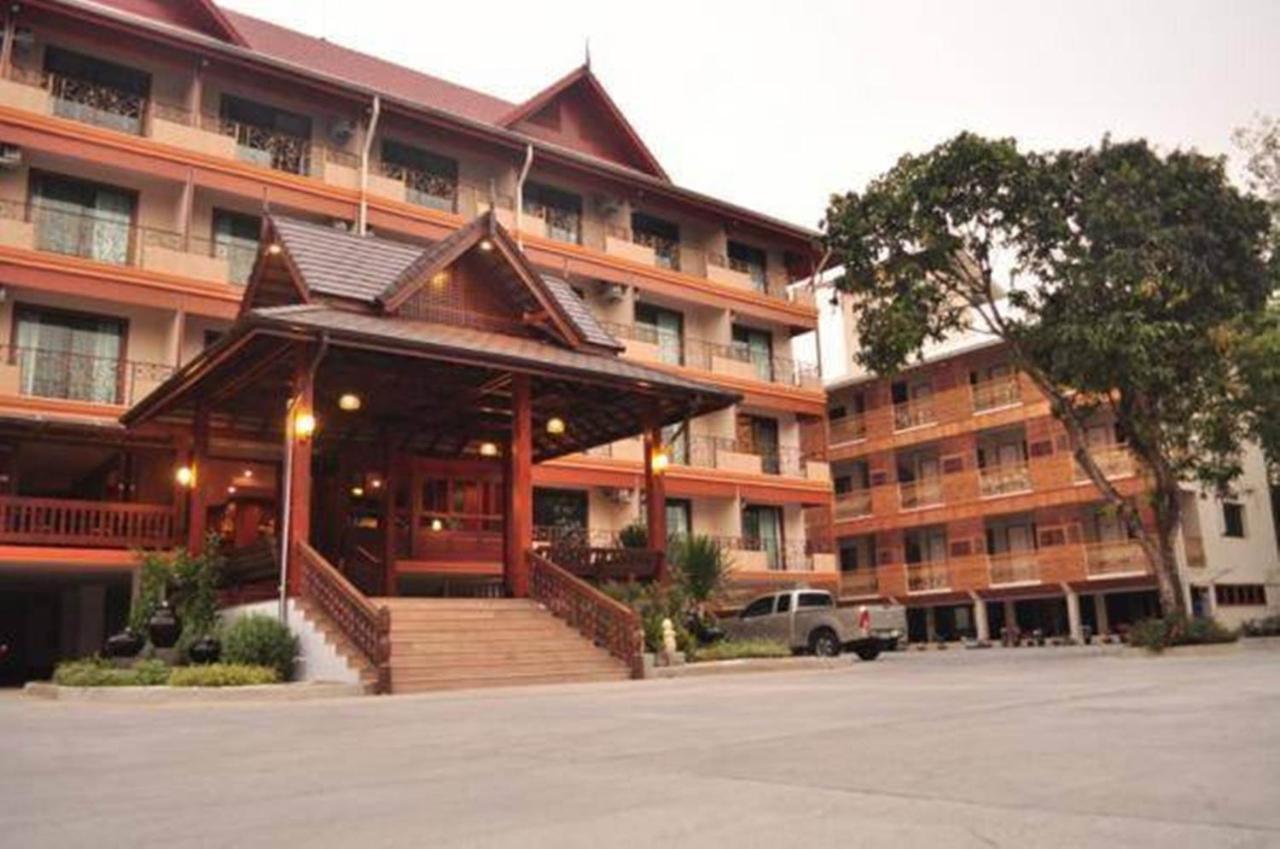 Baankhun Chiang Mai Hotel Exterior photo